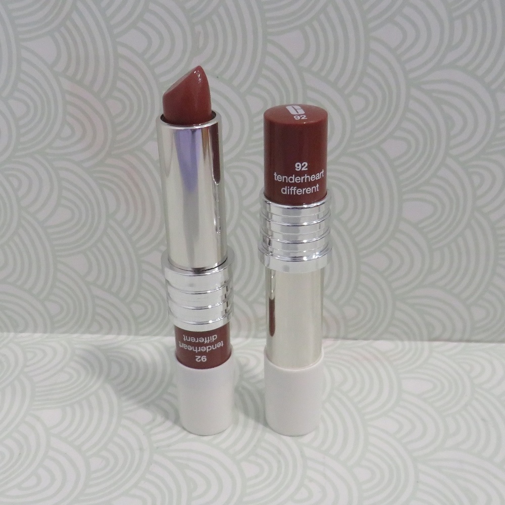 CLINIQUE💥A DIFFERENT LIPSTICK #92 TENDERHEART WHITE CAP - LOT OF 2💥